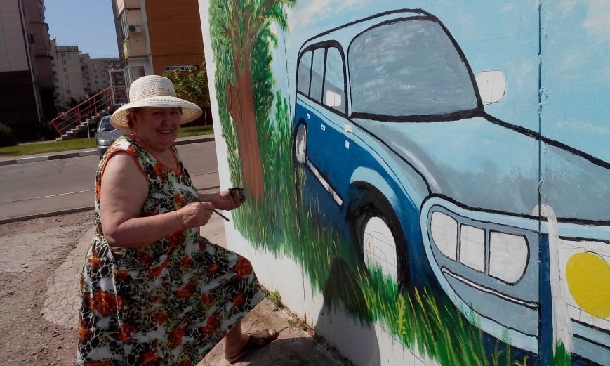 Запорожская пенсионерка превращает скучные гаражи в яркие полотна (ФОТО) (фото) - фото 8 Запорожская пенсионерка превращает скучные гаражи в яркие полотна (ФОТО) (фото) - фото 8