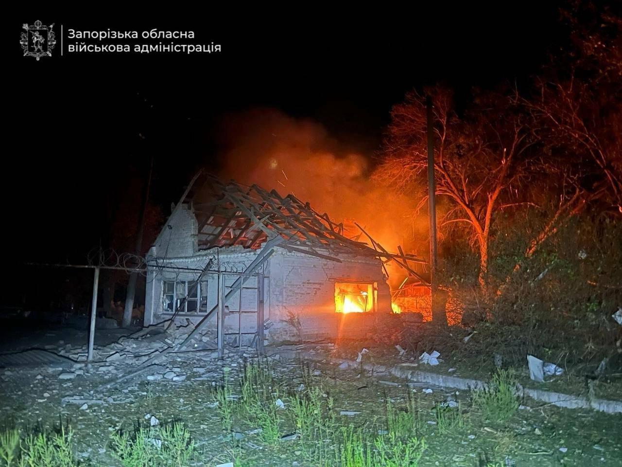 У Запоріжжі внаслідок нічної атаки поранено троє людей
