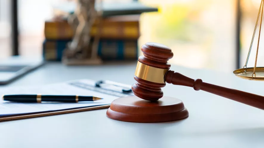 До суду передали справу шістьох російських військових, які змушували жителів Запорізької області копати окопи