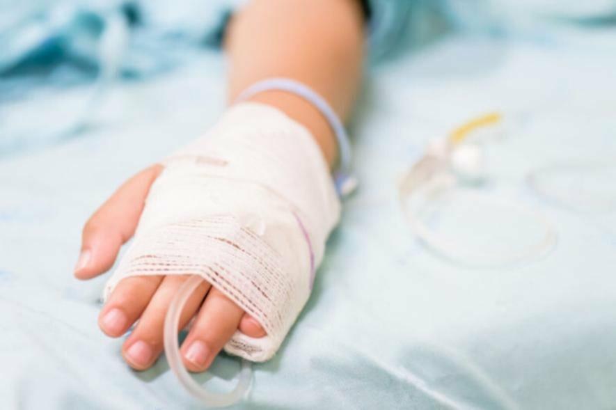 У Запоріжжі жінка викинула дитину з вікна та стрибнула слідом