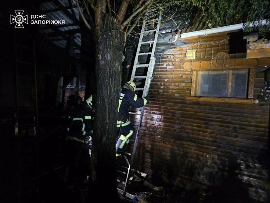 У Запоріжжі через коротке замикання загорілася лазня