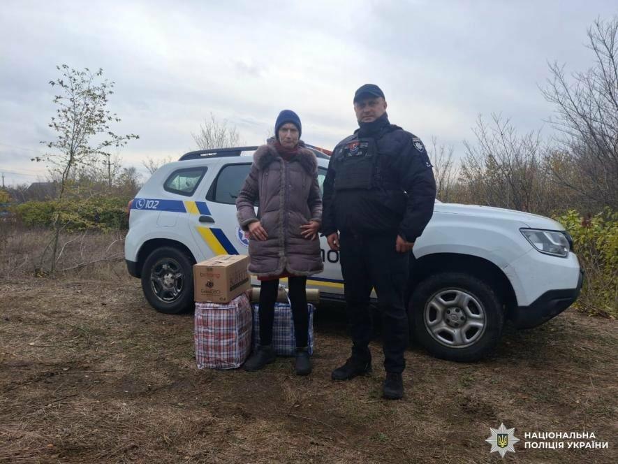 У Запорізькій області поліція евакуювала чотирьох жінок з прифронтових районів