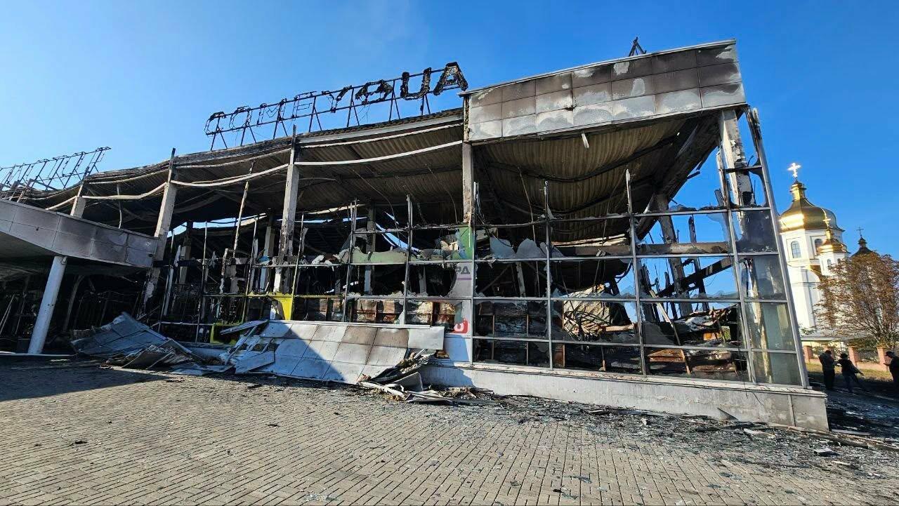 У Запоріжжі внаслідок удару по торговельному центру забруднено територію площею понад 11,2 тисячі м2, – Держекоінспекція