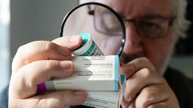 У Запоріжжі суд арештував телефони та комп’ютер фігуранта справи про шахрайство з ліками