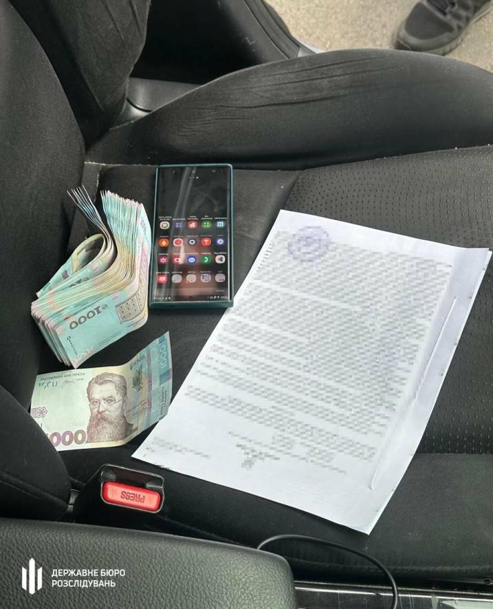 Запорізького поліцейського судитимуть за перевезення дезертирів і ухилянтів до держкордону