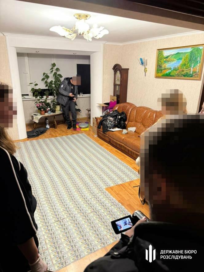 У Запоріжжі викрили правоохоронців, які переправляли дезертирів через кордон