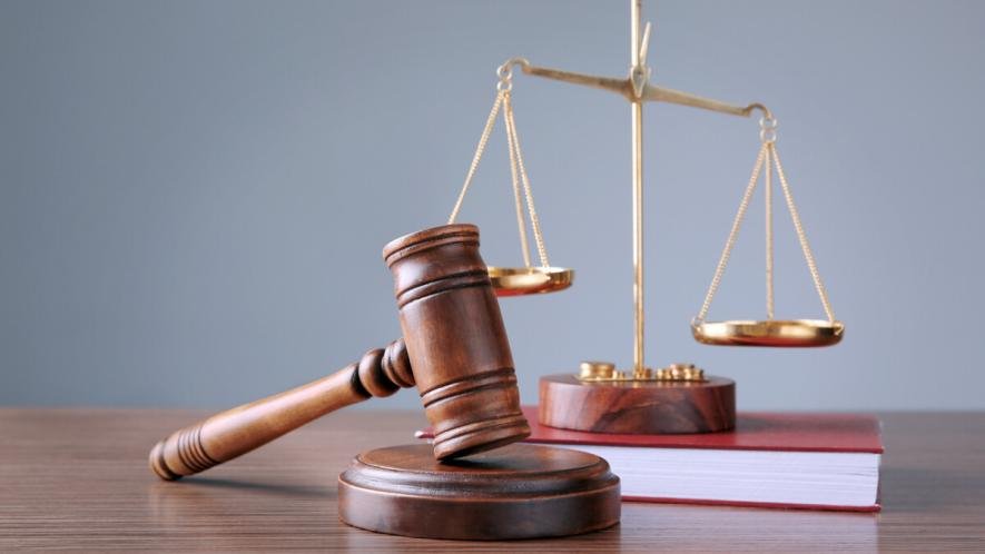 Колишнього працівника міграційної служби засудили за видачу російських паспортів у Бердянську