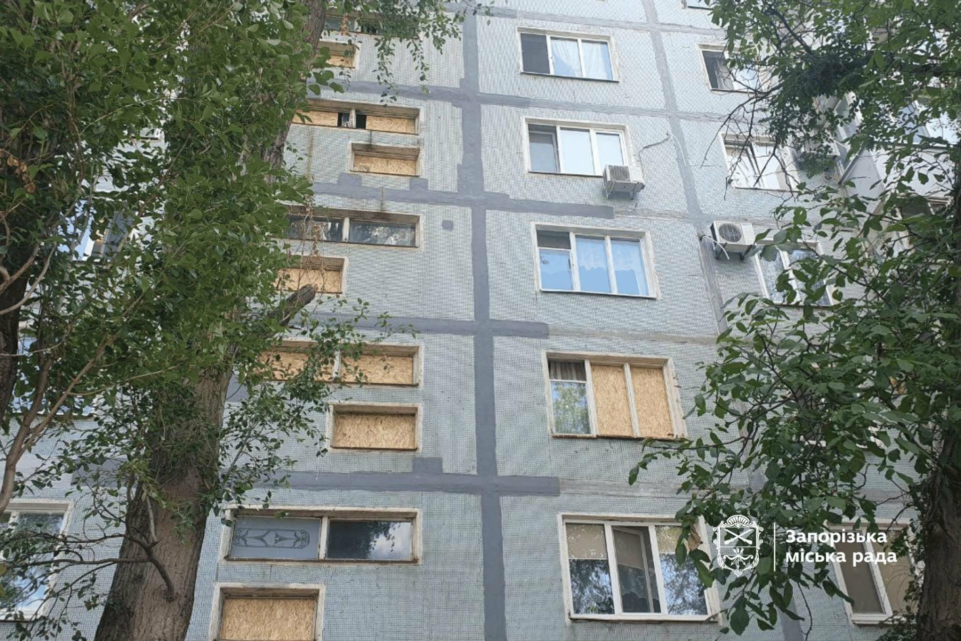 У Запоріжжі після обстрілу два під'їзди багатоповерхівки залишилися без газу