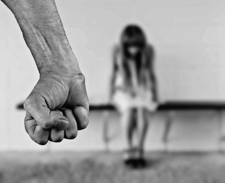 У Запоріжжі чоловіка засудили за систематичне домашнє насильство над сестрою