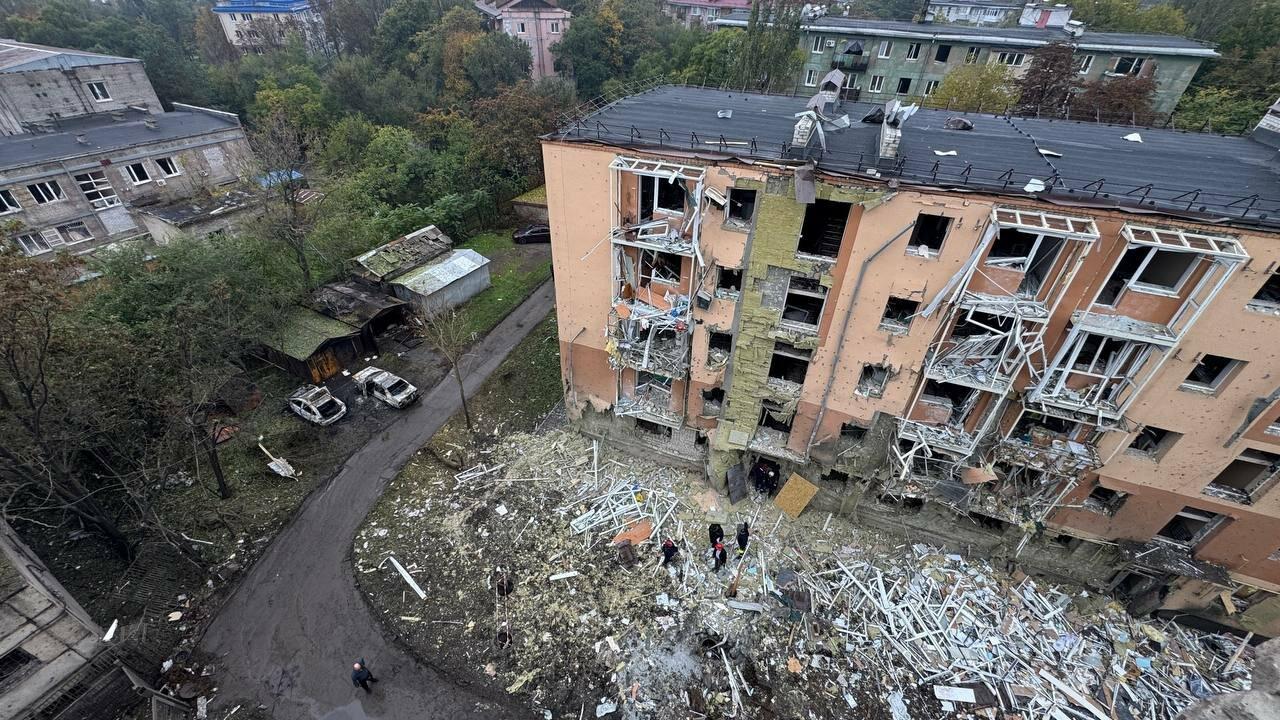 Внаслідок ранкової атаки на Запоріжжя 112 людей заявили про пошкодження майна, три людини потребували відселення
