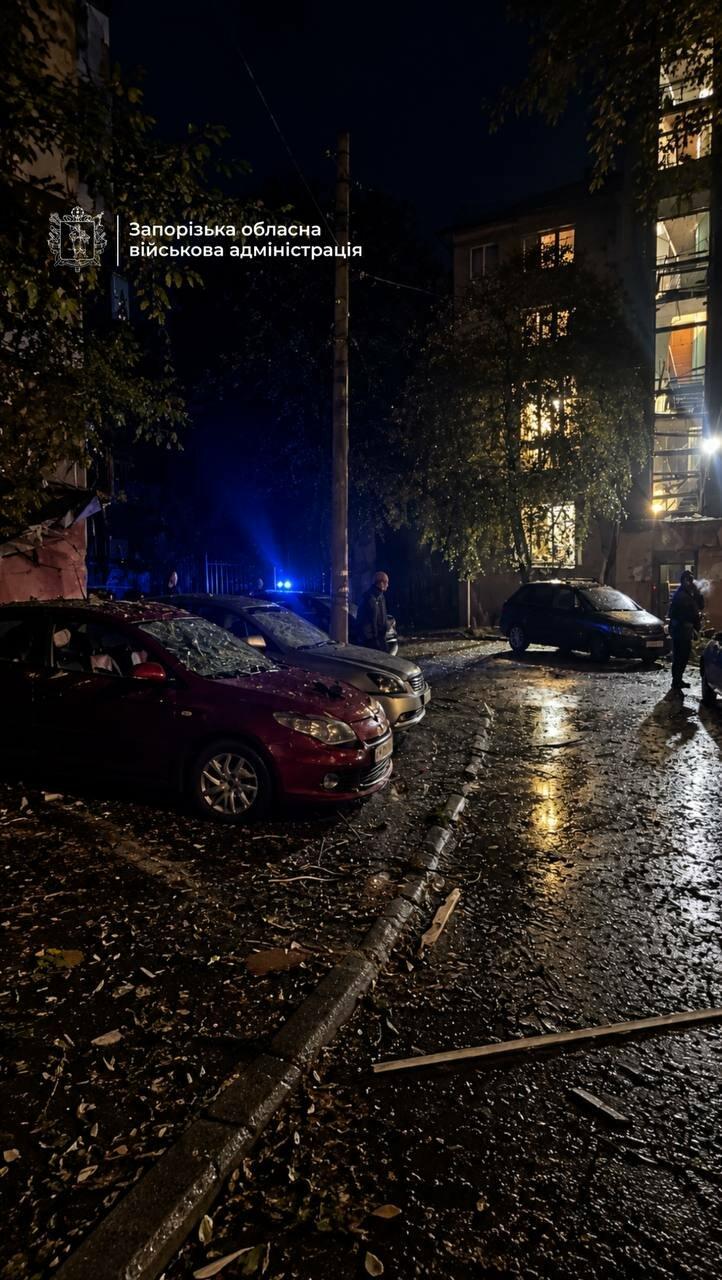 Вночі внаслідок атаки БПЛА у Запоріжжі загинула людина, ще одна поранена
