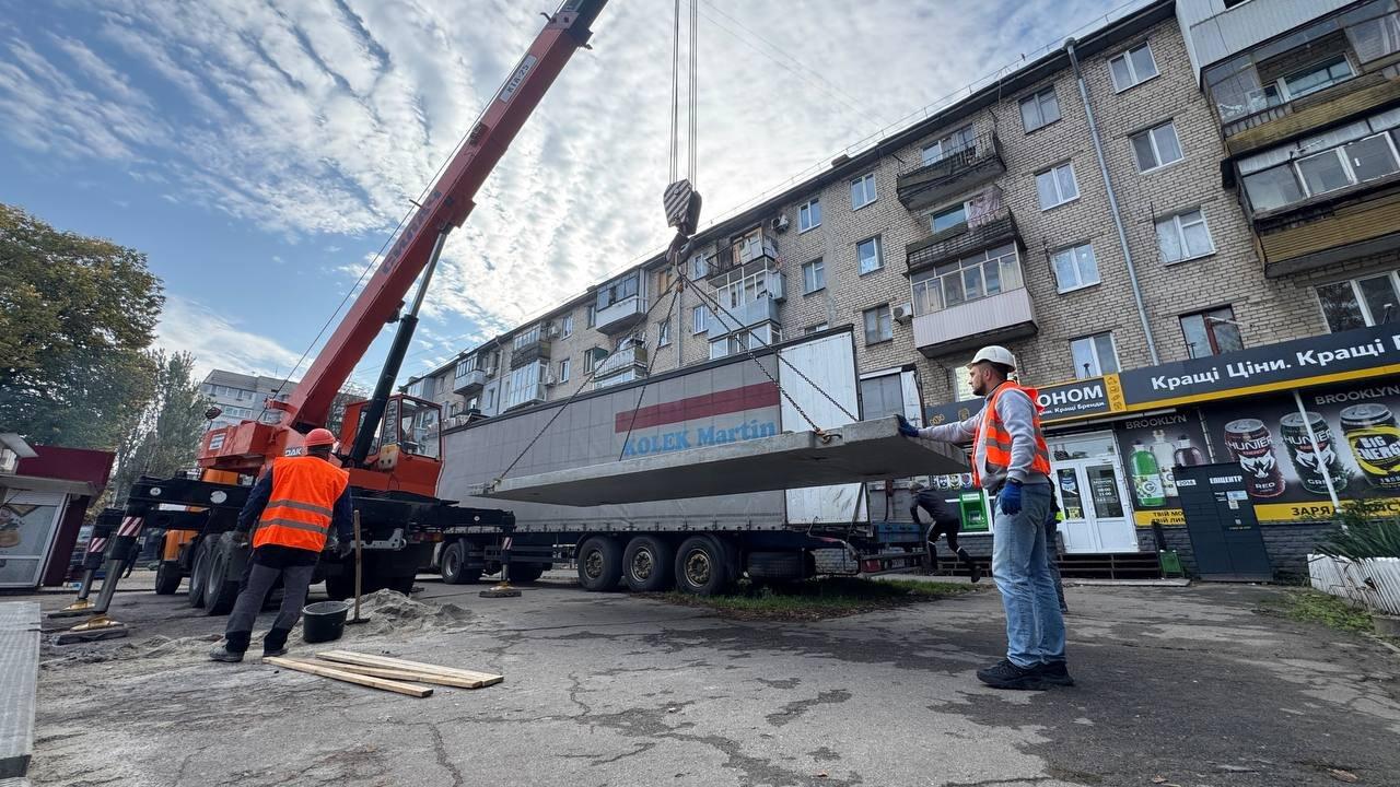 У Запоріжжя на маршрутах до шкіл встановлюють 18 мобільних укриттів