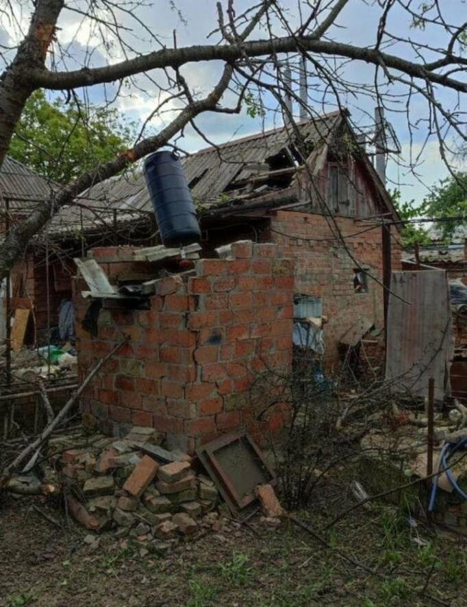 У Запорізькій області через ворожі обстріли в полі поранено тракториста та агронома 