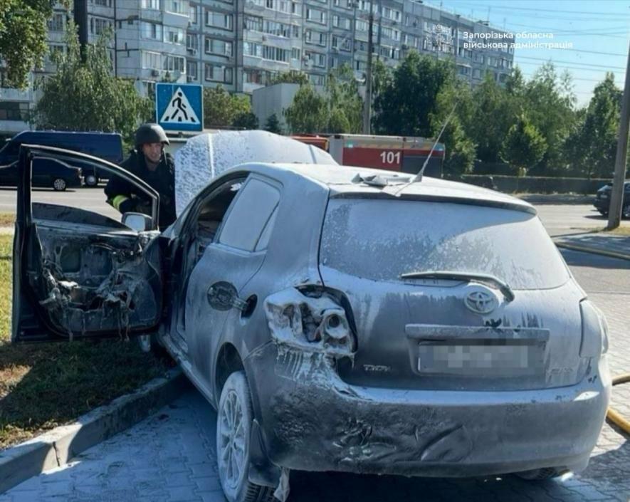У Запоріжжі дрон атакував АЗС: загорілися два автомобілі