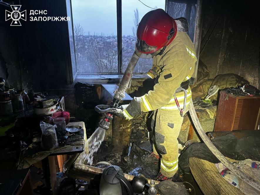 В Запоріжжі під час пожежі в квартирі загинув чоловік