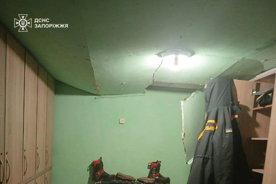 Внаслідок удару ворожого БпЛА у Запорізькому районі пошкоджено пожежно-рятувальну частину