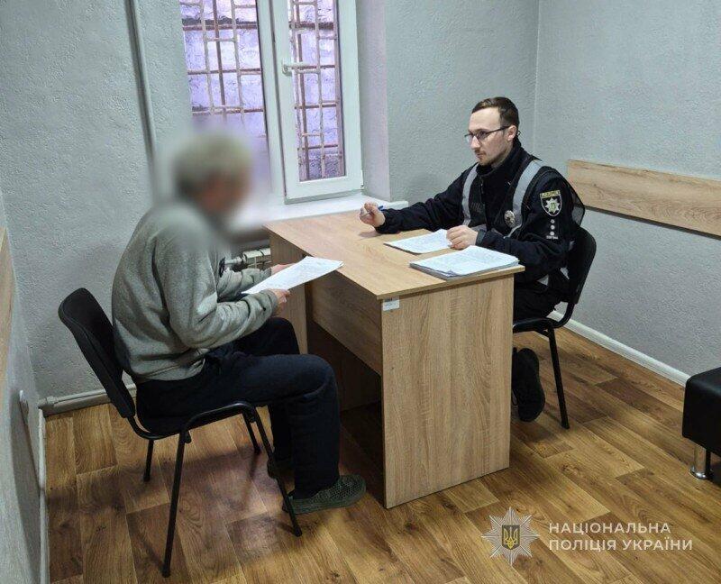 У Запоріжжі чоловік кинув у двір сусідам гранату