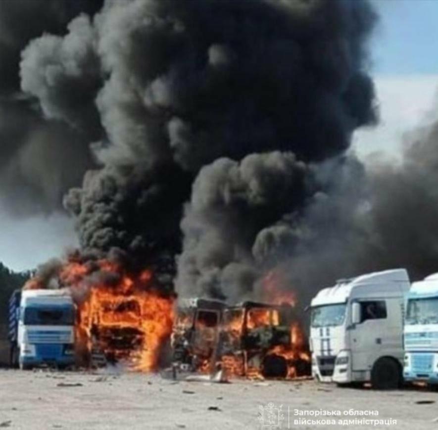Поранена жінка, знищені авто: що відомо про наслідки ранкових ворожих атак по Запоріжжю