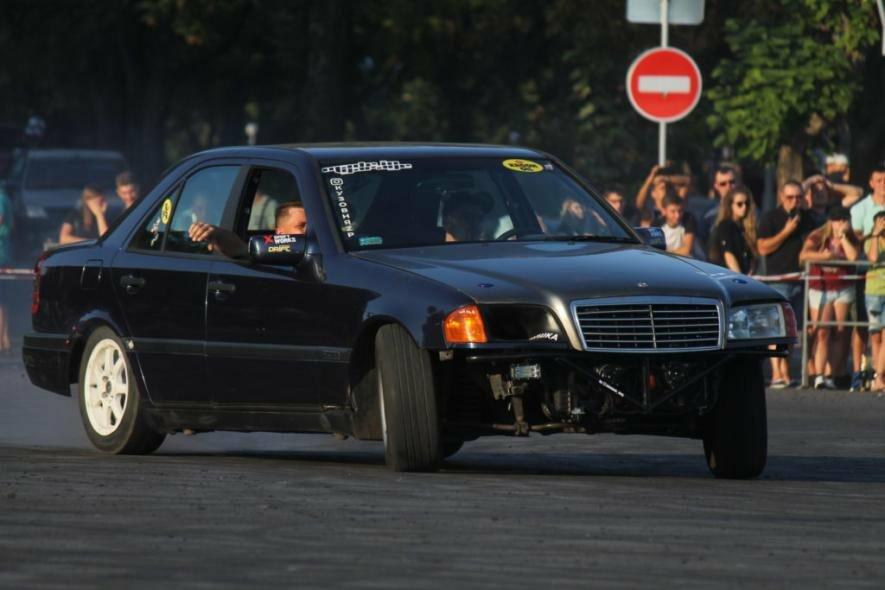 У Запоріжжі планують встановити додаткові обмежувачі руху біля «Райдуги», щоб зупинити «дріфтерів»