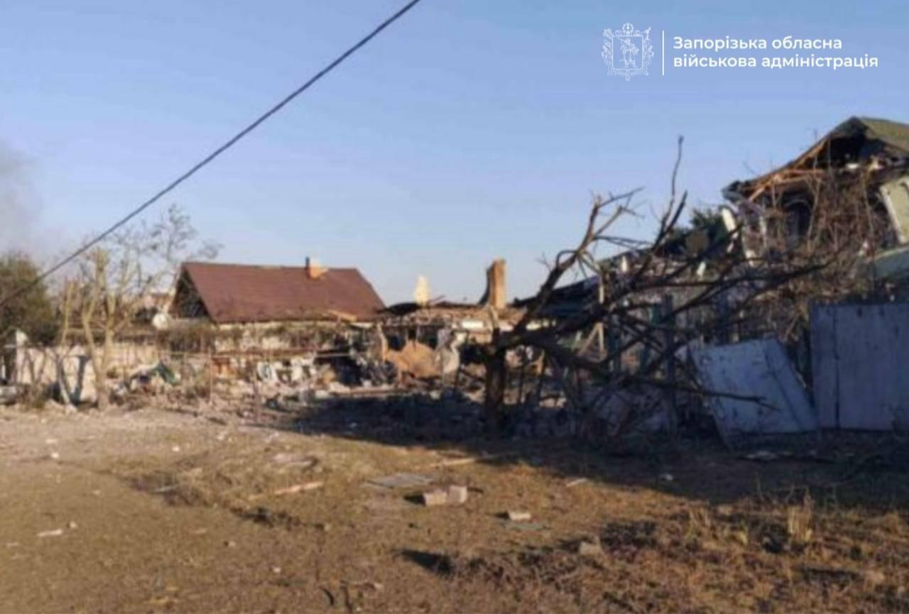 Внаслідок масованої атаки на Запорізький район двоє людей загинули, 15 поранені