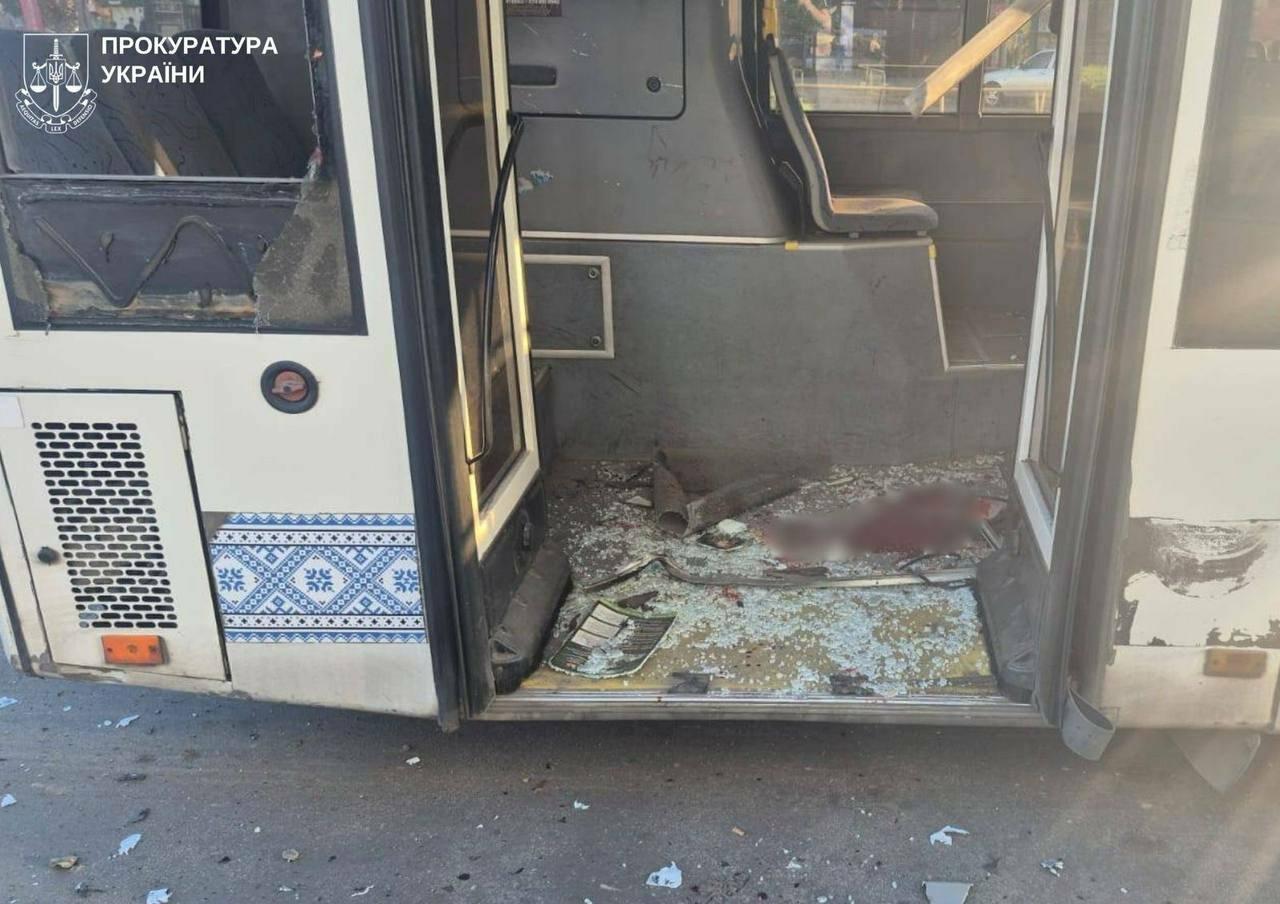 У Запоріжжі внаслідок дронових атак по автобусу поранено вісім людей