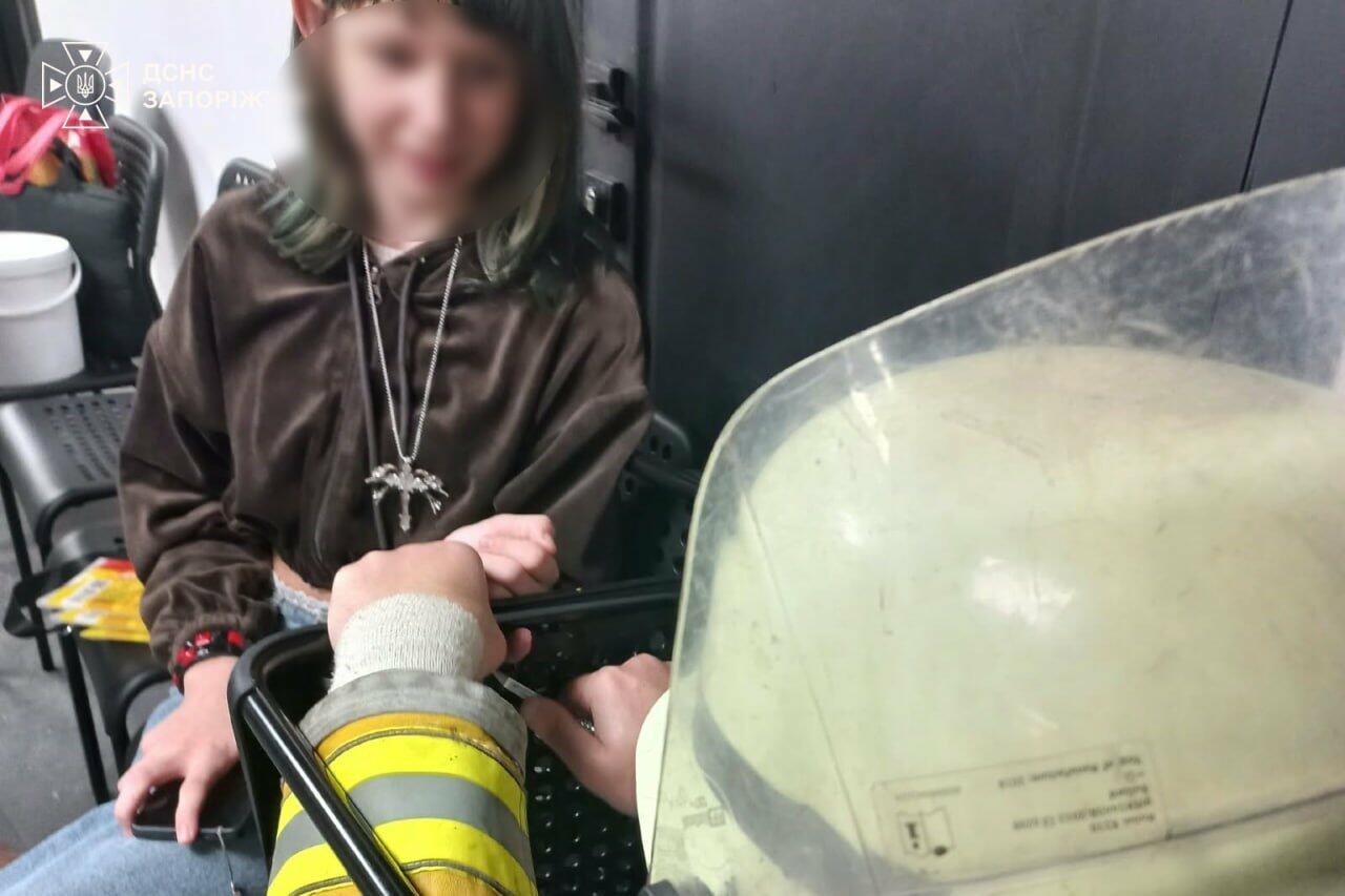Запорізькі рятувальники допомогли 10-річній дитині