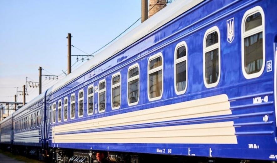 У Запоріжжі через бойові дії обмежили рух одного з приміських поїздів