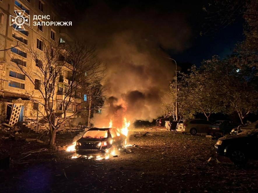 У Запоріжжі внаслідок атаки виникли пожежі в приватних будинках, багатоповерхівіці та виробничих приміщеннях