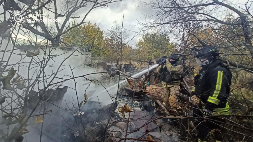 В Оріхові рятувальники загасили пожежу після ворожого обстрілу