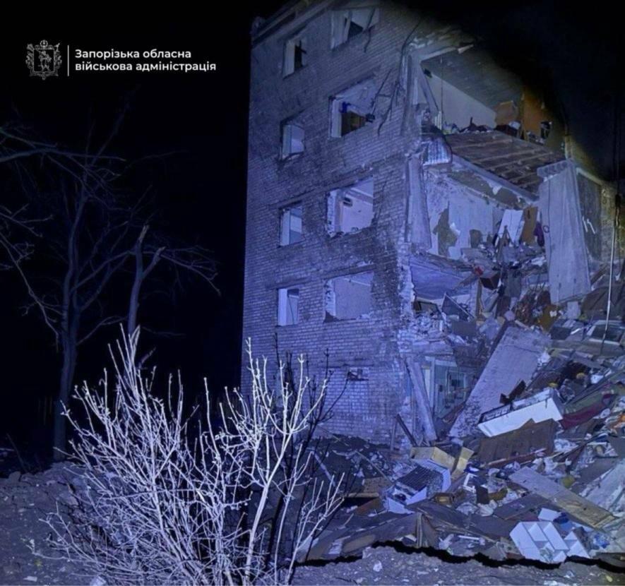 У результаті атаки по Запоріжжю зруйновано декілька поверхів гуртожитку, – ФОТО