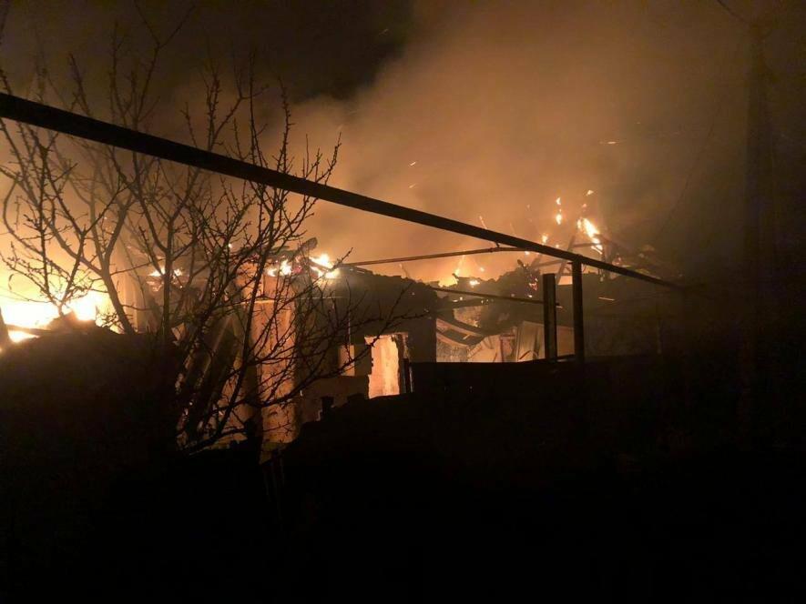 Ворог вдарив авіаційними бомбами по Малокатеринівці, мешканців просять не їхати на місце події