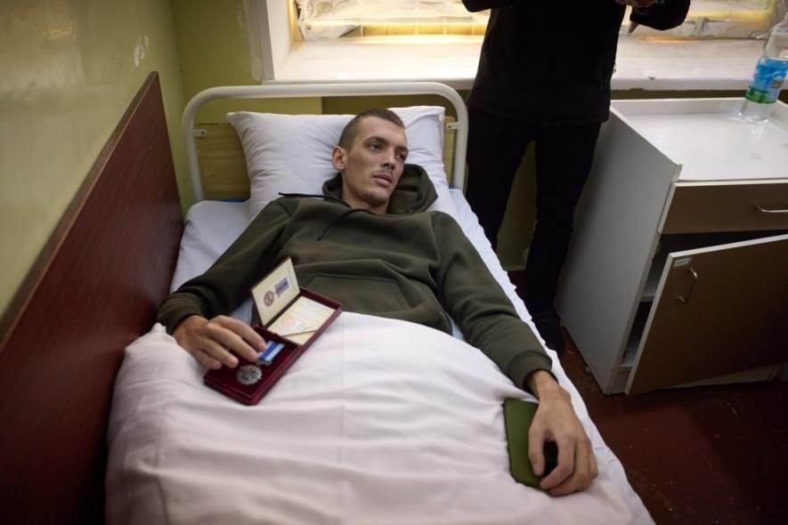 Зеленський відвідав поранених захисників у запорізькій лікарні та нагородив військових і медиків