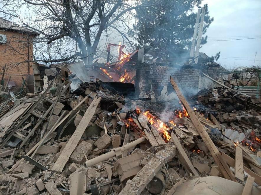 В Оріхові згорів житловий будинок після обстрілу