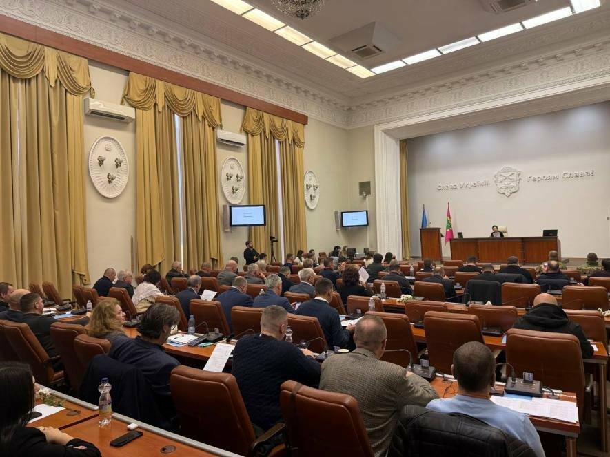 Доплати педагогам, підтримка комунальних підприємств та медицини: у Запорізькій міськраді внесли зміни до бюджету