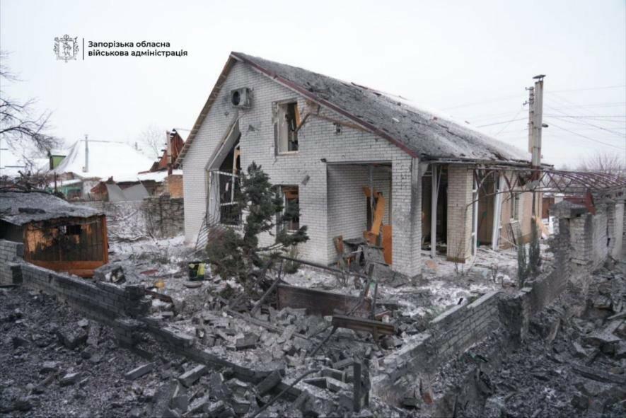 Як виглядає приватний сектор після ранкової авіаційної атаки на Запоріжжя