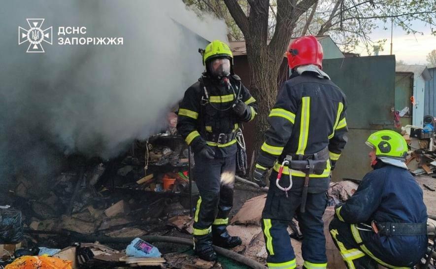 У Запоріжжі під час пожежі загинула жінка, ще одну врятували з підвалу