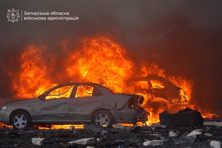 У Запоріжжі вже вісім поранених: фото з місць атаки