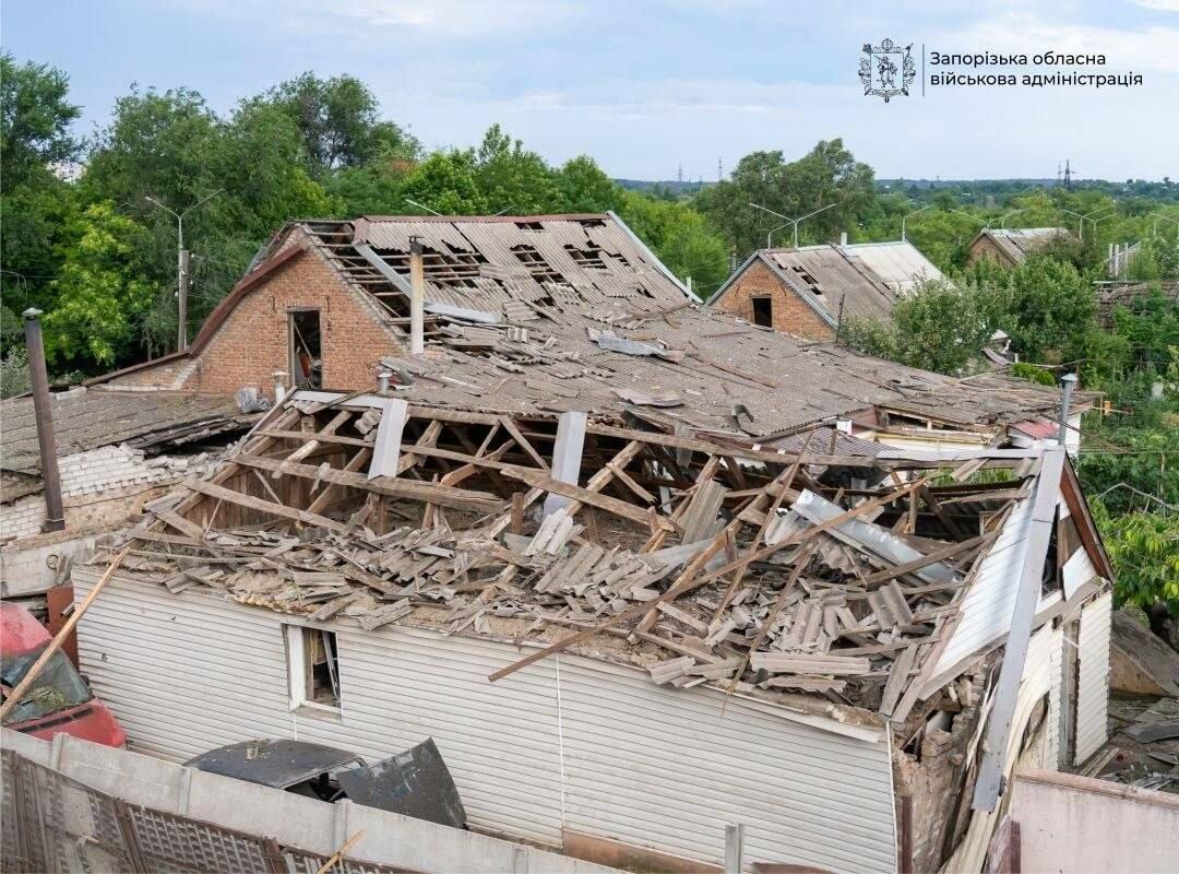 За добу окупанти завдали майже тисячу ударів по Запоріжжю та області