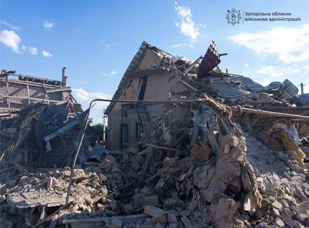 За добу росіяни завдали майже тисячу ударів по Запорізькій області: є загиблий та поранені