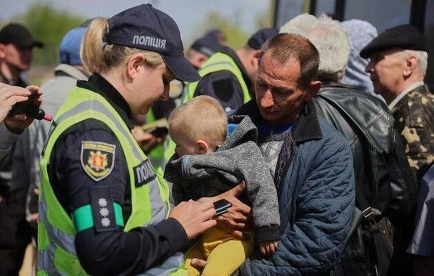 Поліція евакуювала людей із прифронтового села на Запоріжжі після обстрілів