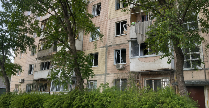 У Запоріжжі після обстрілів пошкоджені 28 будинків у двох районах міста