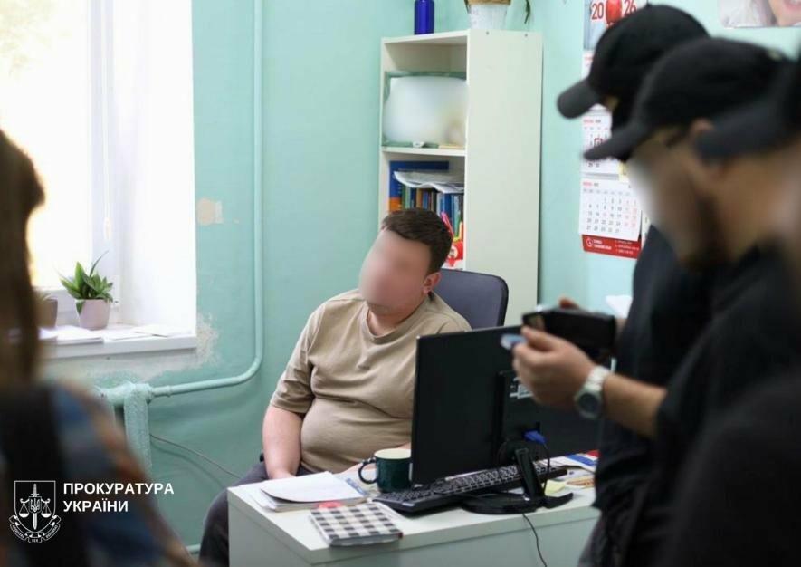 У Запоріжжі затримали лікаря, якого підозрюють у продажі фіктивних документів для відстрочки від мобілізації
