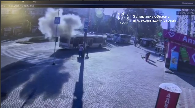 У Запоріжжі FPV-дрон атакував пасажирський автобус: є поранені