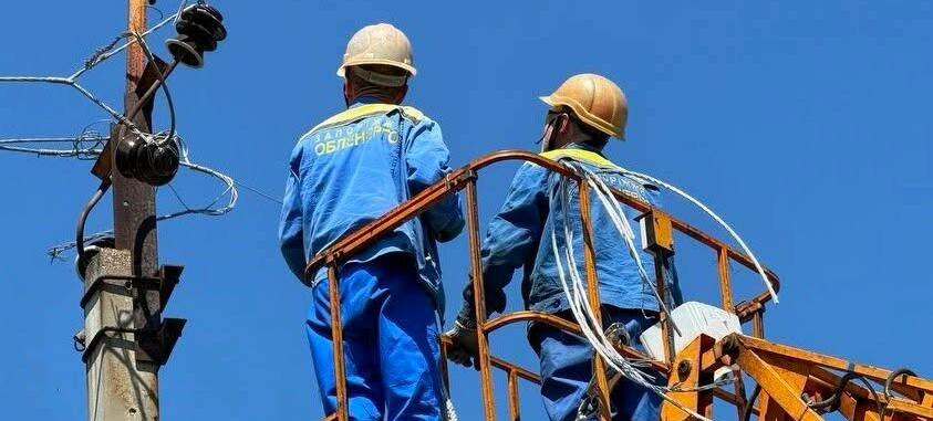 У Запорізькій області відновили живлення 37 тисяч споживачів, знеструмлених через атаки