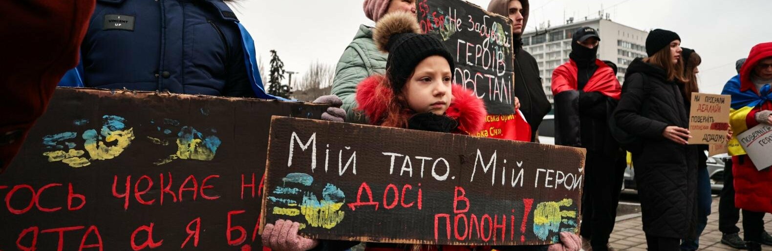 Допоможіть повернути наших “левів” додому: у Запоріжжі родини військовополонених вийшли на акцію, - ФОТОРЕПОРТАЖ 