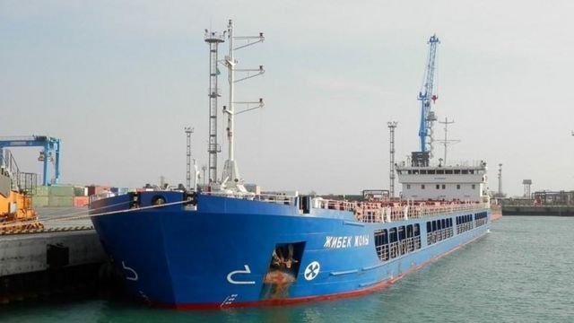 Окупанти намагаються поновити вивіз краденого зерна через порт у Бердянську