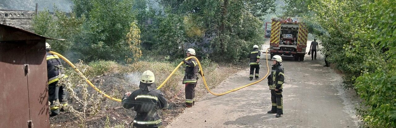 У Вознесенівському районі згоріла легкова автівка