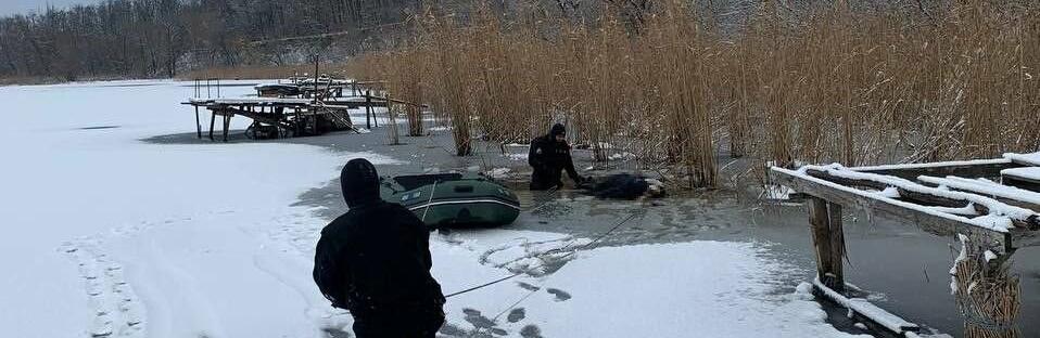 У Запорізькому районі в затоці знайшли загиблого: його тіло вмерзло в лід 