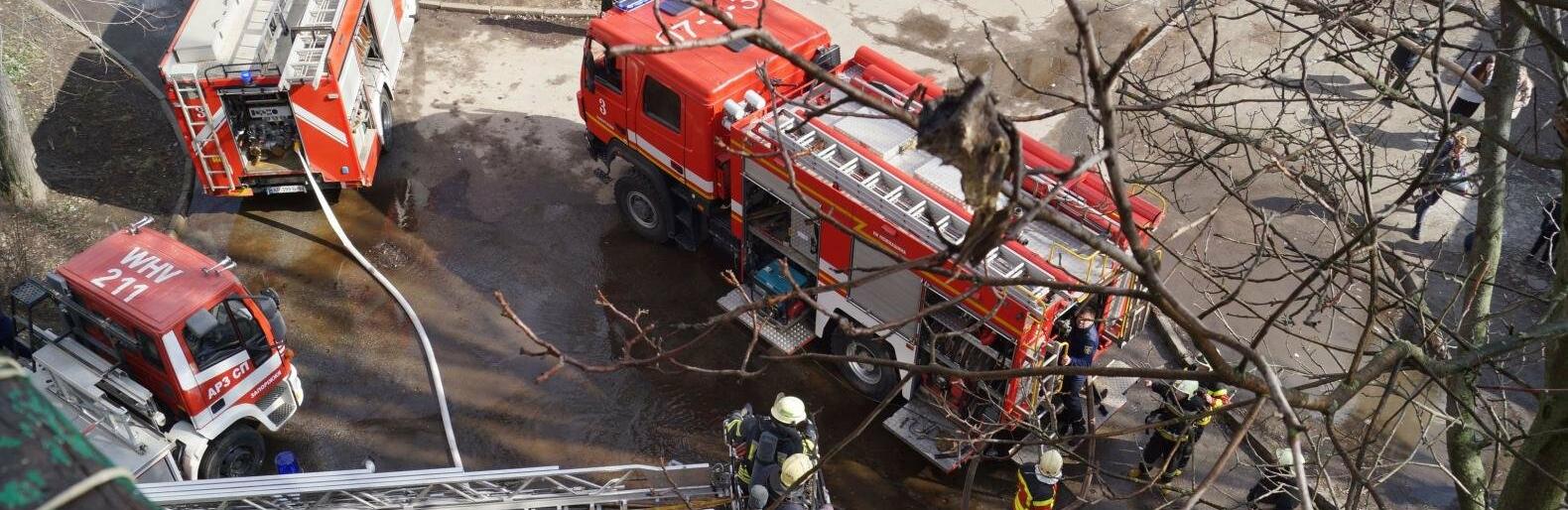 У Запоріжжі під час пожежі у багатоповерхівці травмувався чоловік