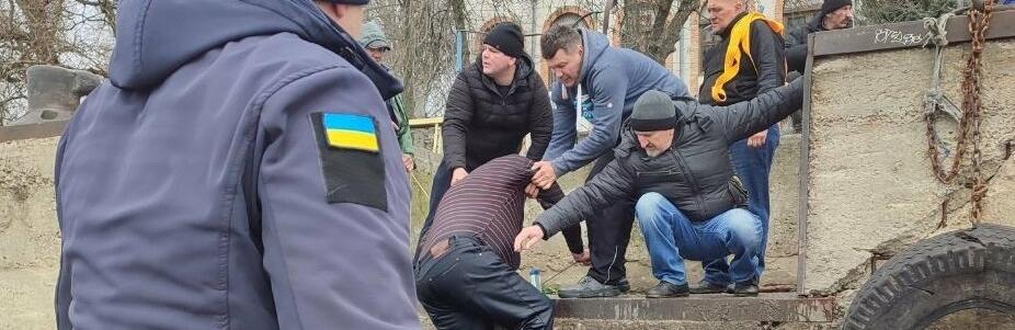 Запорізькі рятувальники допомогли чоловіку, який впав у воду